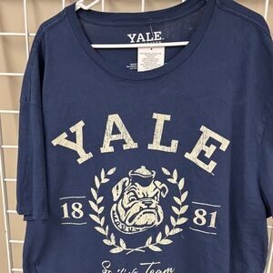 NWT (Sizing Defect) Yale Navy Blue Sailing Team Crewneck T-Shirt size large(NOT)